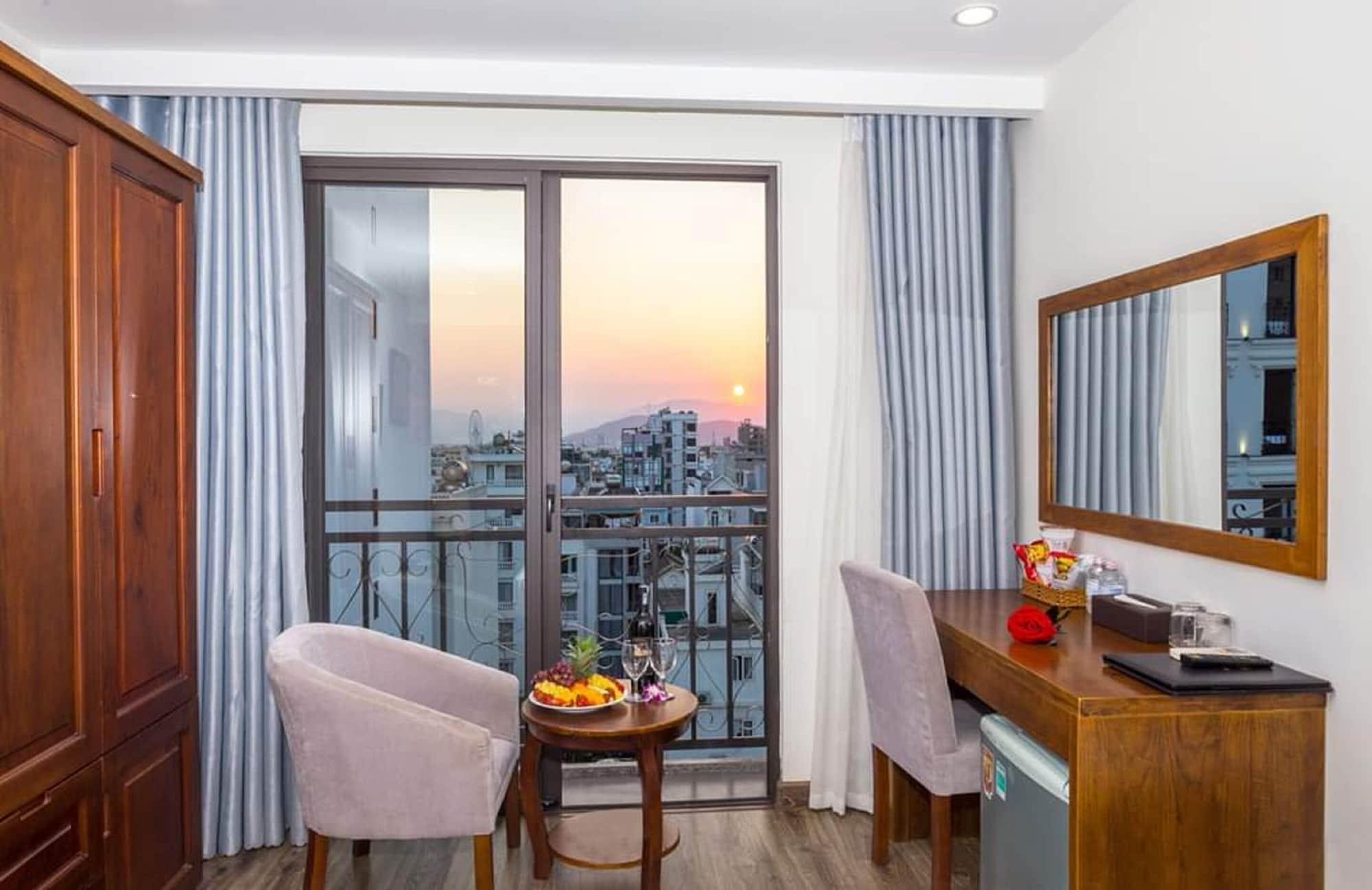 Royal Charm Hotel Da Nang Esterno foto