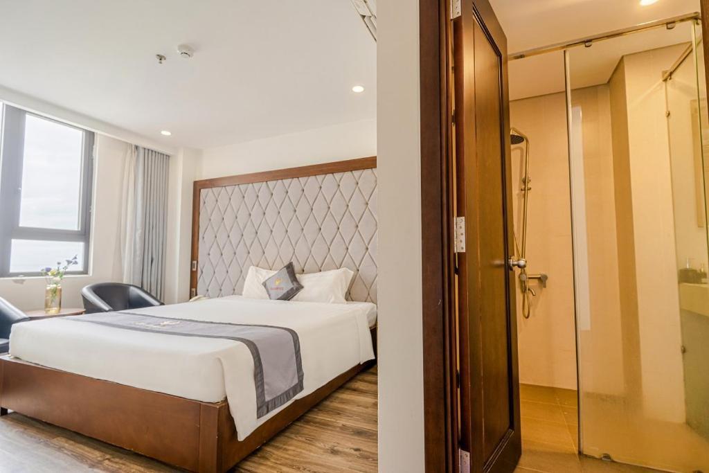 Royal Charm Hotel Da Nang Esterno foto
